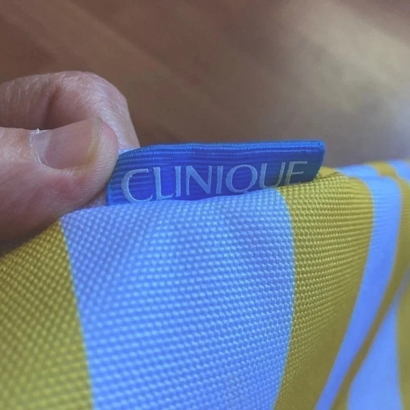 CLINIQUE Canvas Striped White, Yellow and Blue Beach Bag/Tote - Picture 6 of 11